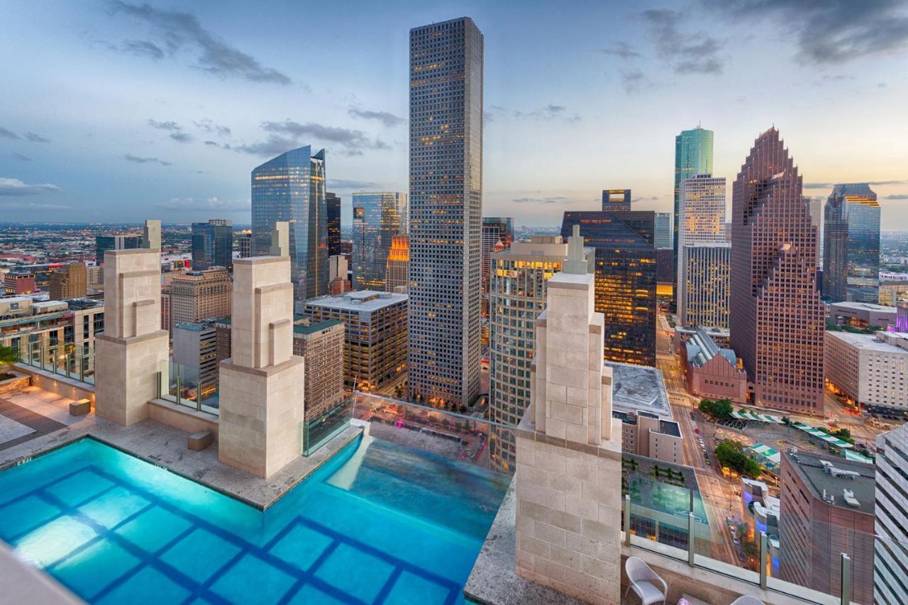 Downtown Houston High-Rise, A Powerhouse Of Luxury Apartment ภายนอก รูปภาพ